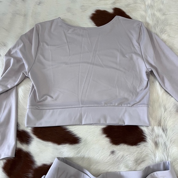 LIKE NEW VS Sport Stretch Crop in Purple Grey *matching bottoms sold separate! - Picture 2 of 6